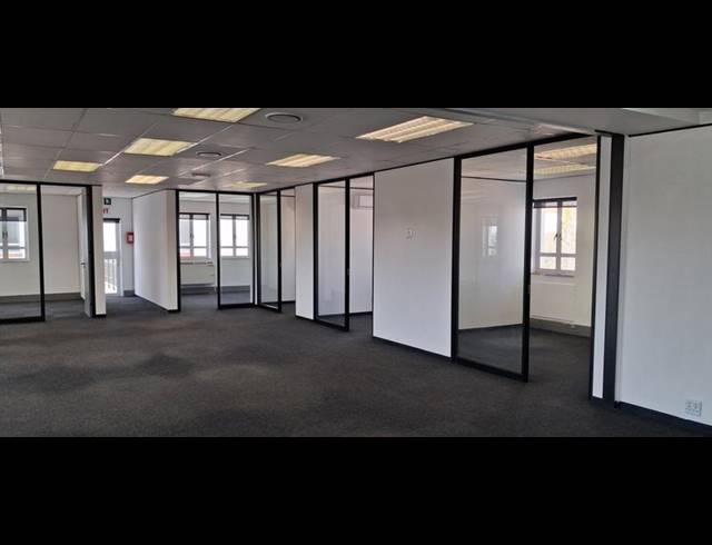 BUSINESS PROPERTY TO RENT IN BRYANSTON